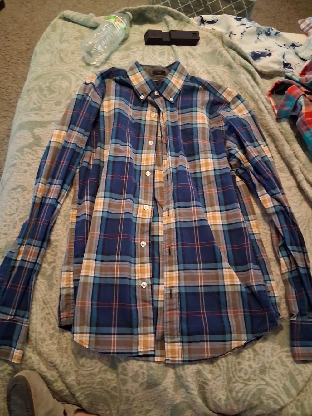 J.Crew Men's Blue and Tan Plaid Button-Down Shirt